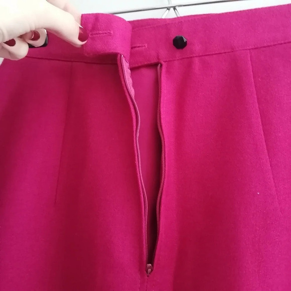 Vintage Magenta 100% Pure Virgin Wool Skirt with Pockets and Pleats 6 - Picture 11 of 16